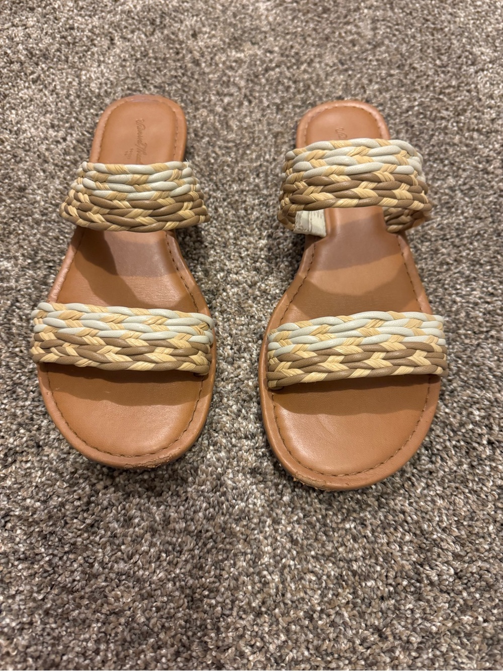 Universal Thread Braided Tan and Cream Slide Sandals